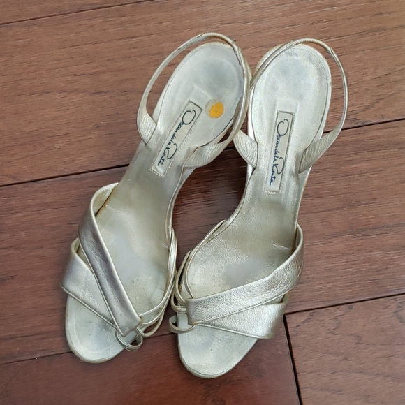 Oscar de la Renta Gold Sandals - Picture 7 of 7